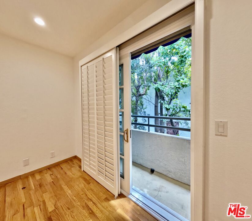 805 N West Knoll Dr Unit: 2