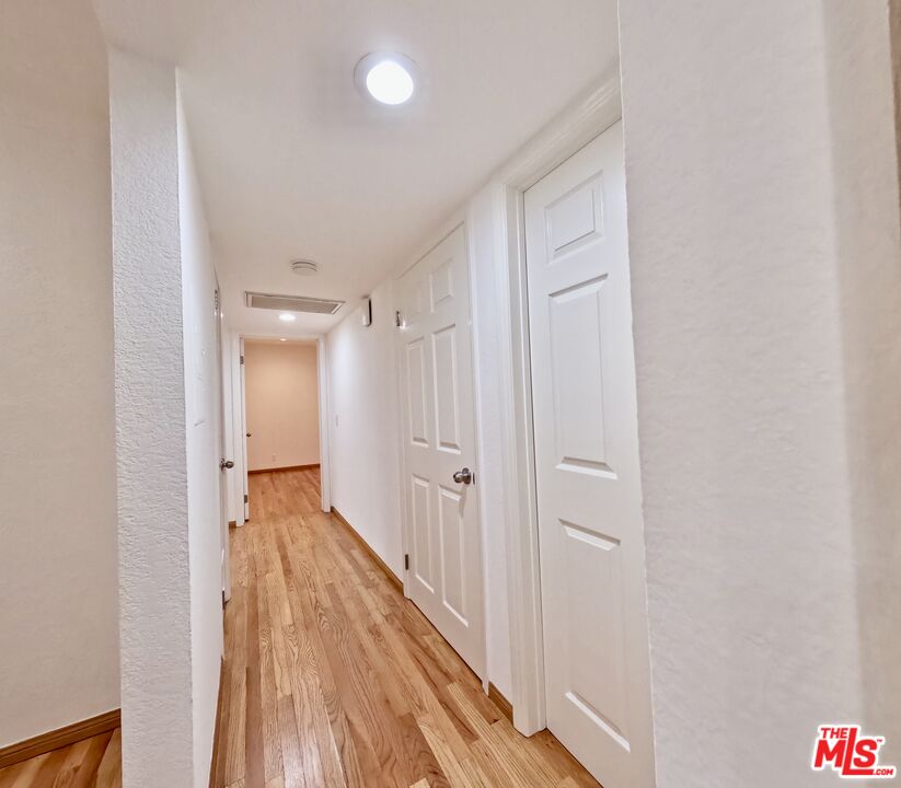 805 N West Knoll Dr Unit: 2