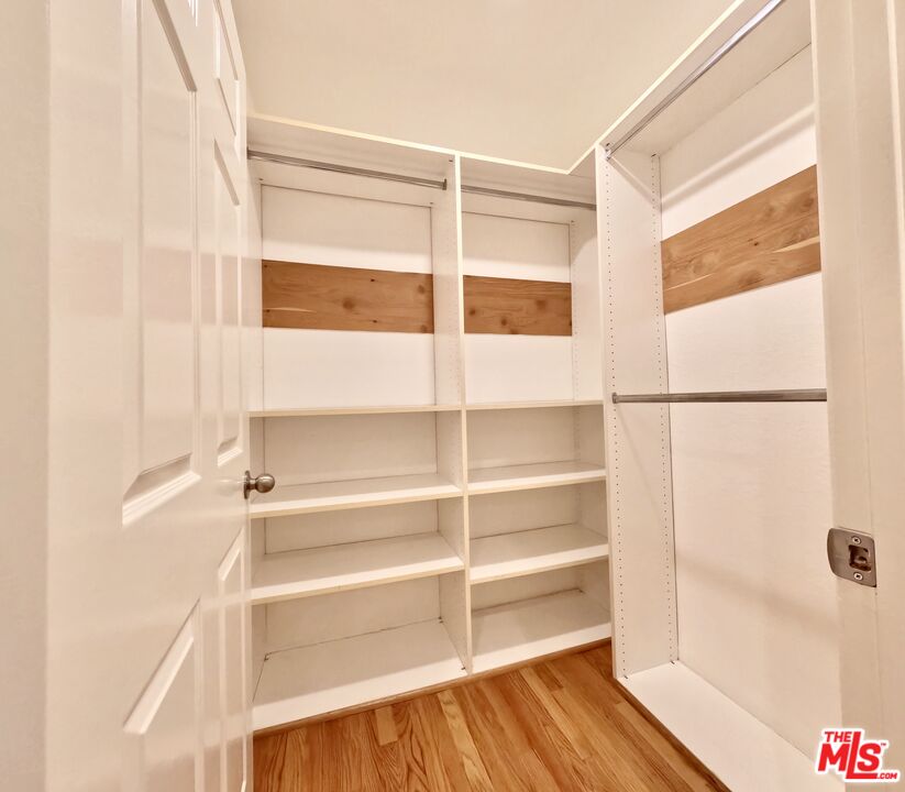 805 N West Knoll Dr Unit: 2