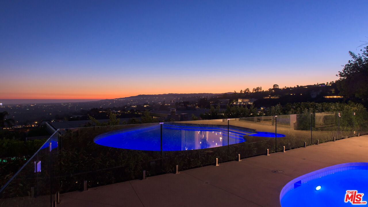 1542 Blue Jay Way