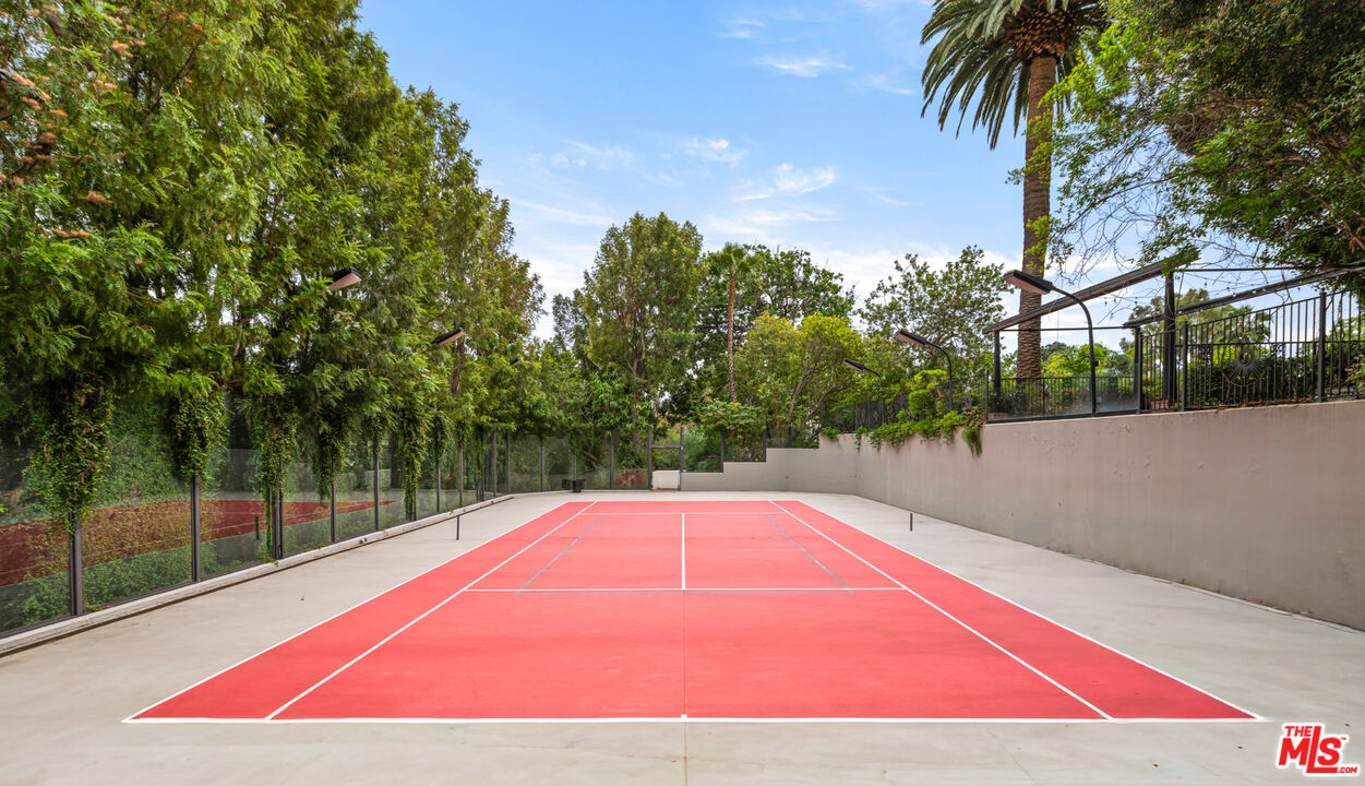 10250 W Sunset Blvd