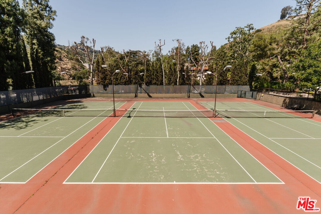 2700 Cahuenga Blvd Unit: 4319