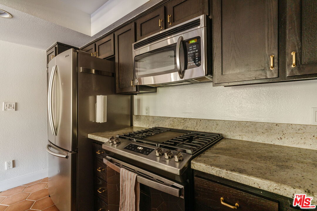2700 Cahuenga Blvd Unit: 4319