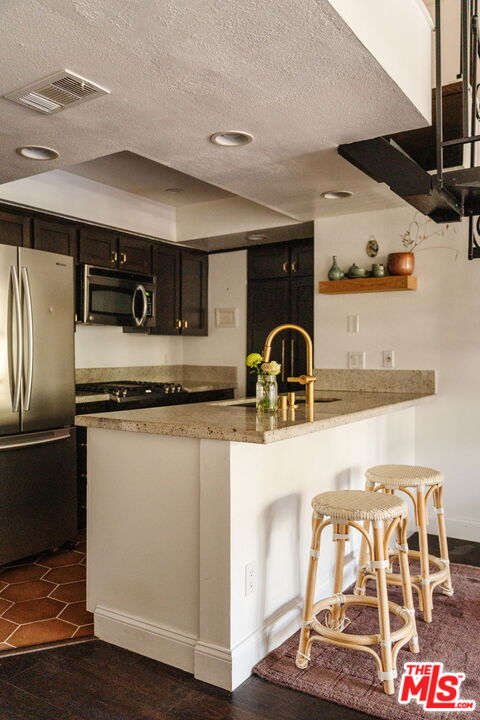 2700 Cahuenga Blvd Unit: 4319