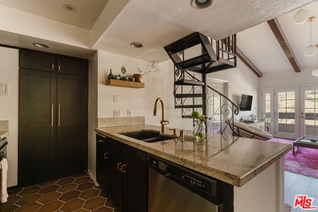 2700 Cahuenga Blvd Unit: 4319