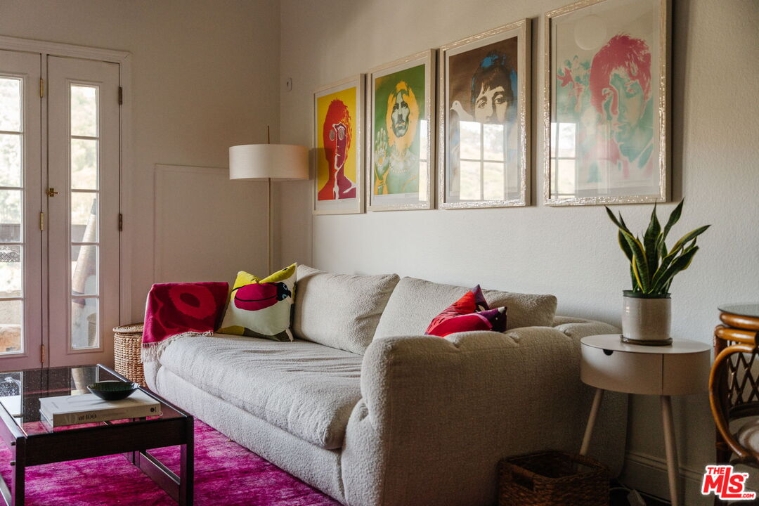 2700 Cahuenga Blvd Unit: 4319