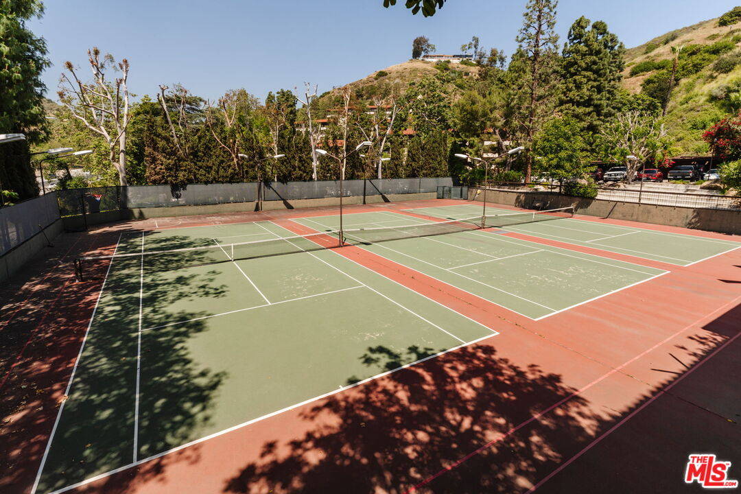 2700 Cahuenga Blvd Unit: 4319