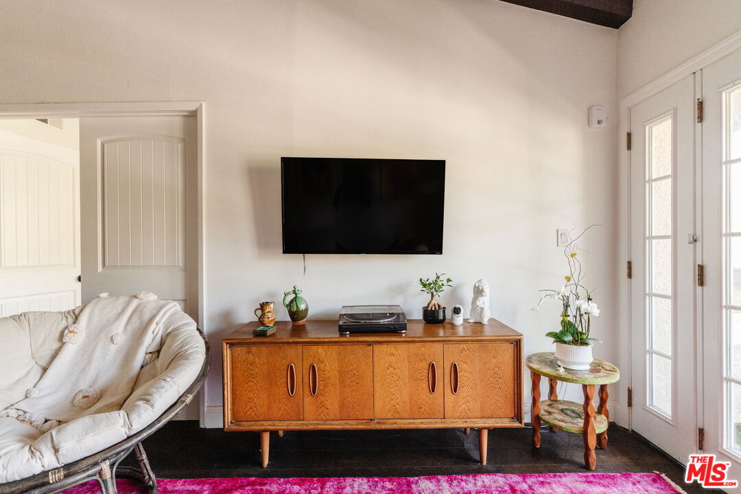 2700 Cahuenga Blvd Unit: 4319