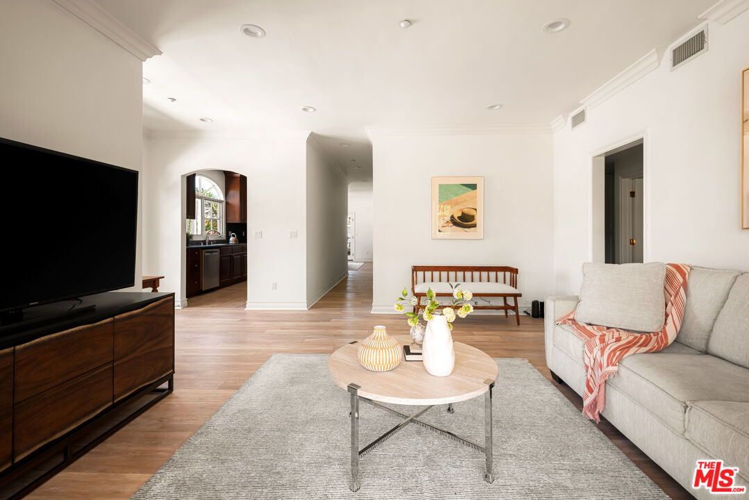 1707 Malcolm Ave Unit: PH400