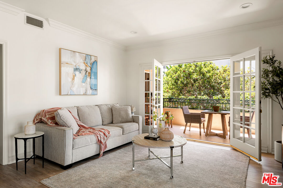 1707 Malcolm Ave Unit: PH400