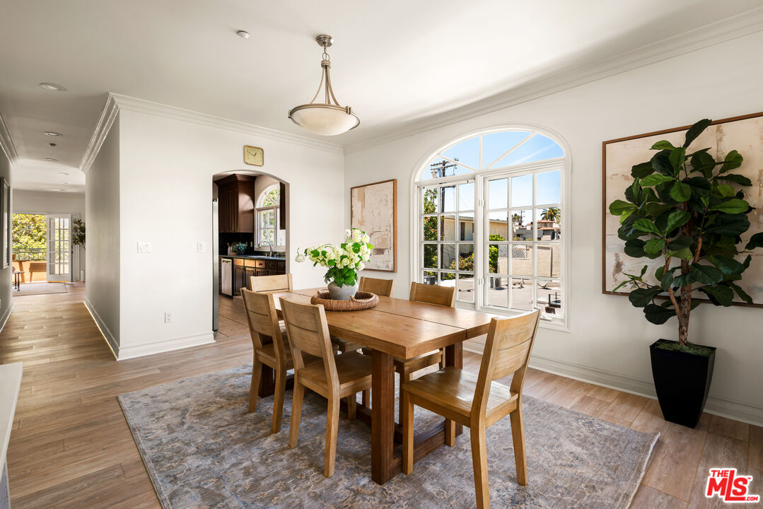 1707 Malcolm Ave Unit: PH400