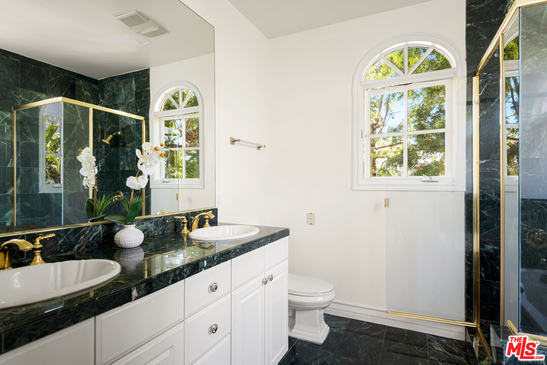 1707 Malcolm Ave Unit: PH400