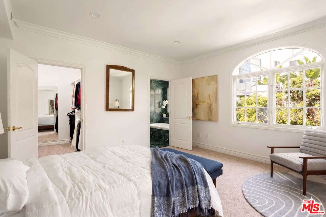 1707 Malcolm Ave Unit: PH400