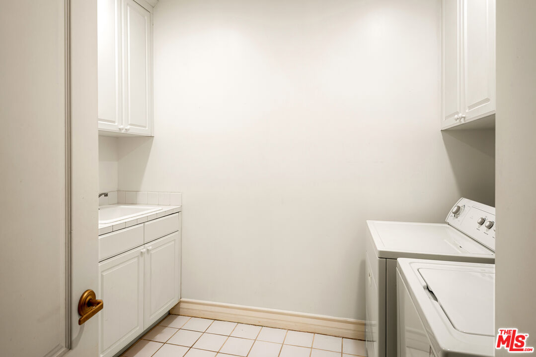 1707 Malcolm Ave Unit: PH400