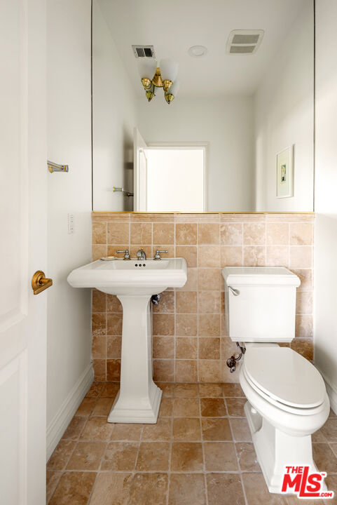 1707 Malcolm Ave Unit: PH400