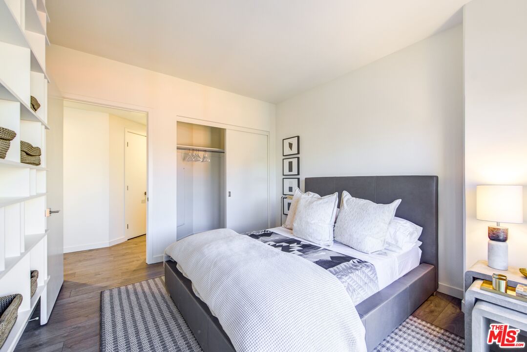 801 S OLIVE ST Unit: PH 8