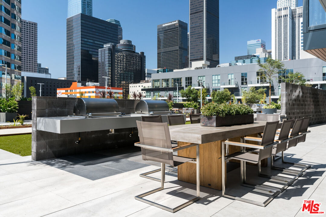 801 S OLIVE ST Unit: PH 8