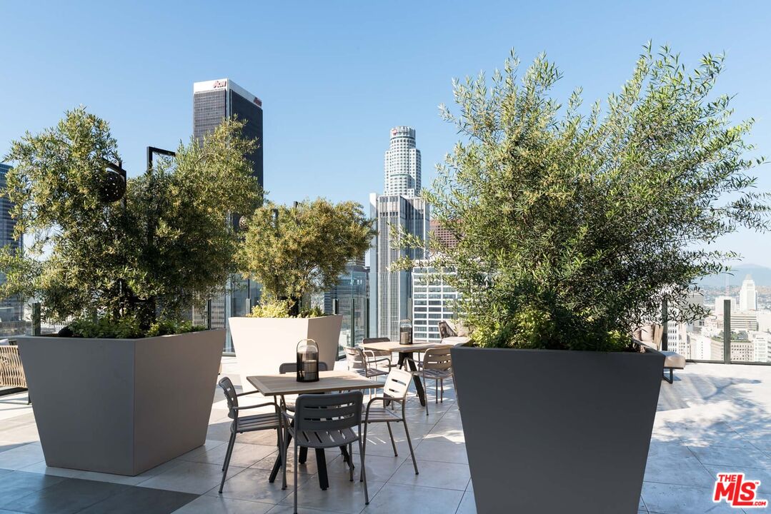 801 S OLIVE ST Unit: PH 8
