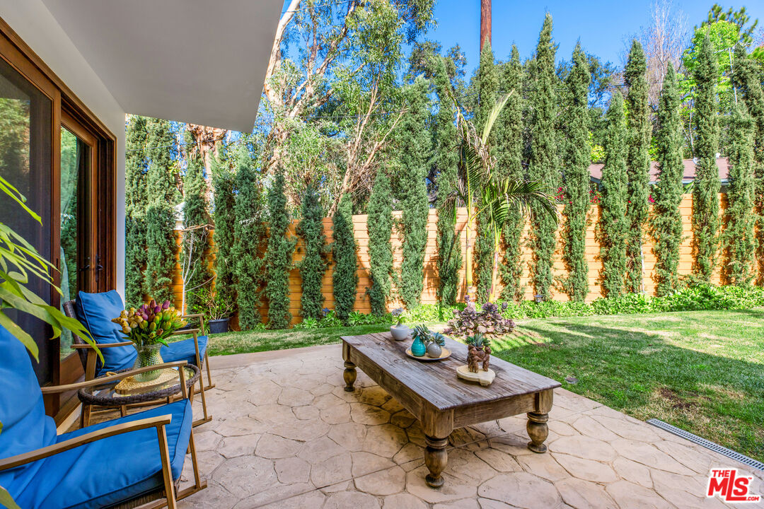 3092 Laurel Canyon Blvd