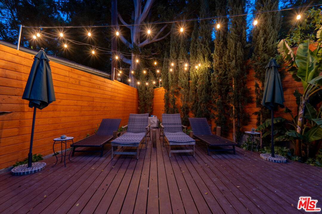 3092 Laurel Canyon Blvd