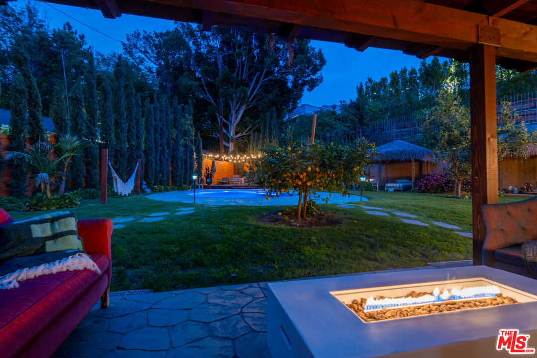 3092 Laurel Canyon Blvd