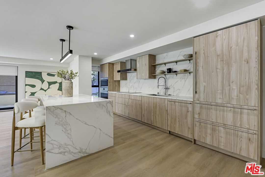 333 N Palm Dr Unit: 305