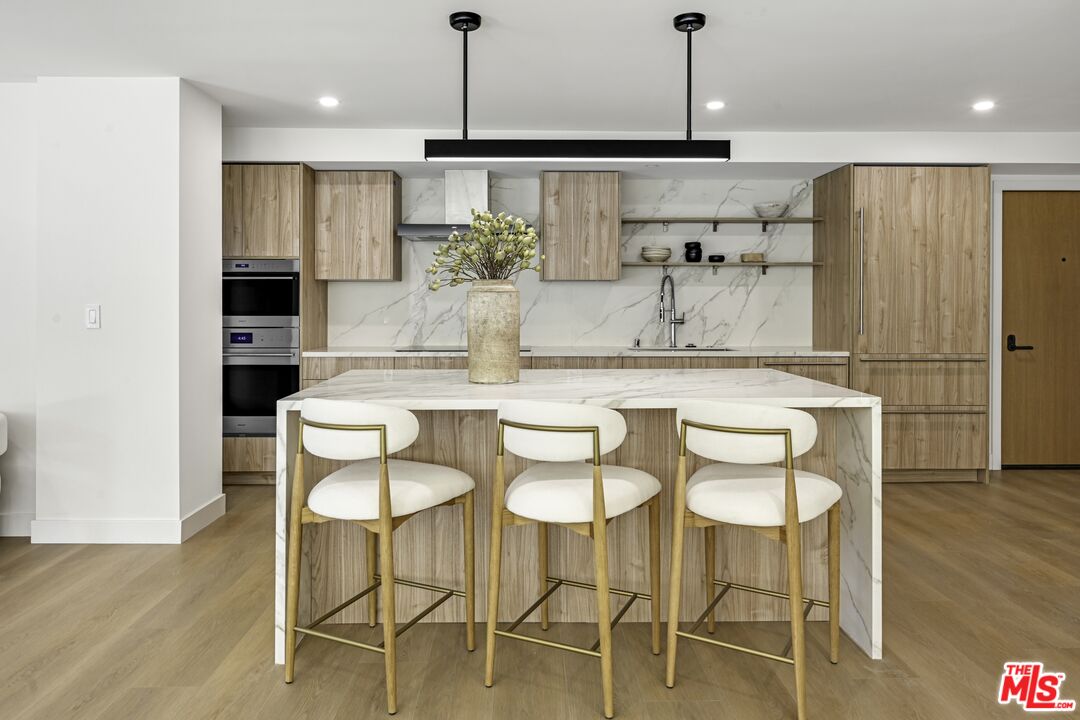 333 N Palm Dr Unit: 305