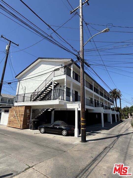 1148 Stanley Ave