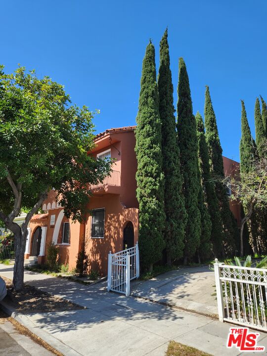 1217 Cedar Ave