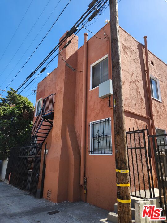 1217 Cedar Ave
