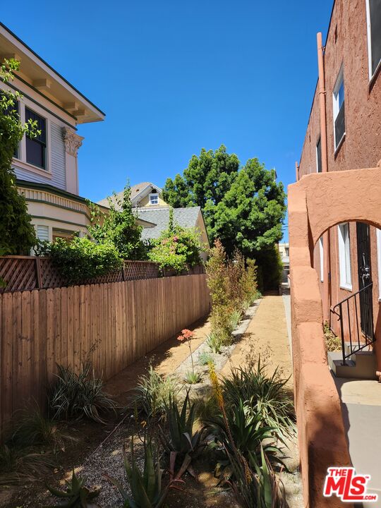 1217 Cedar Ave