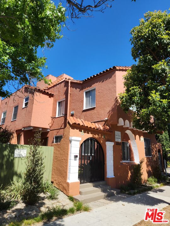 1217 Cedar Ave