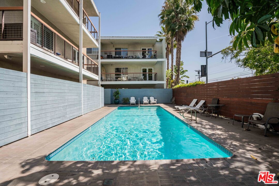 330 S Barrington Ave Unit: 210