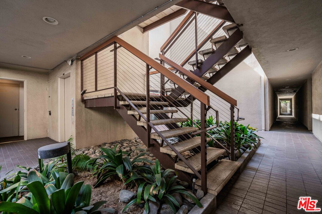 330 S Barrington Ave Unit: 210