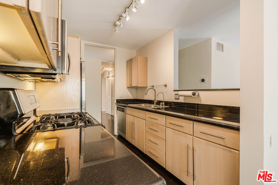330 S Barrington Ave Unit: 210