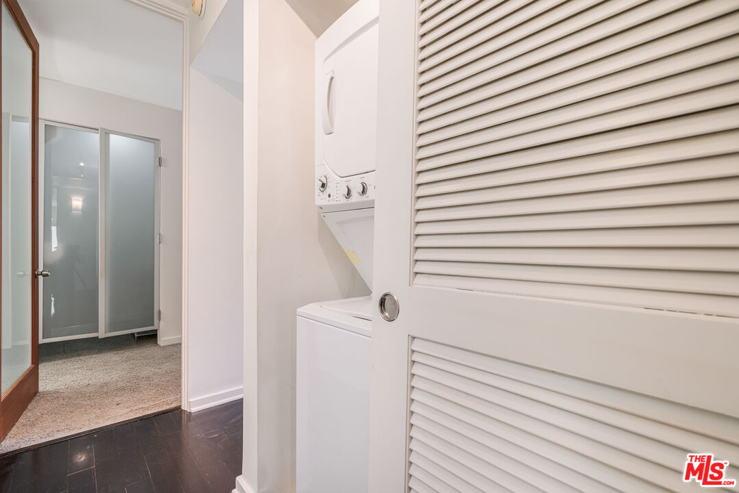 330 S Barrington Ave Unit: 210