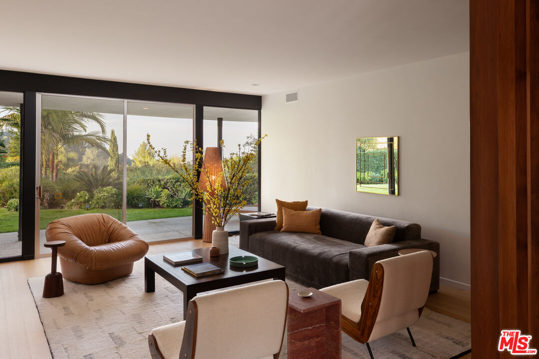 16045 Royal Mount Dr