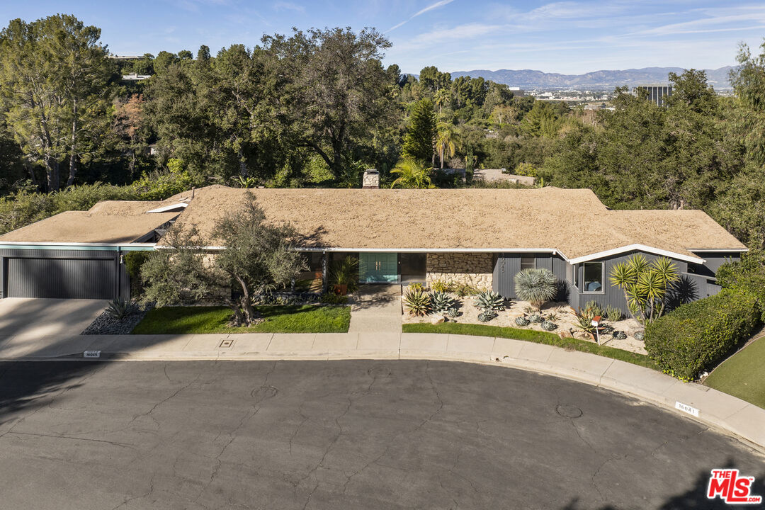 16045 Royal Mount Dr