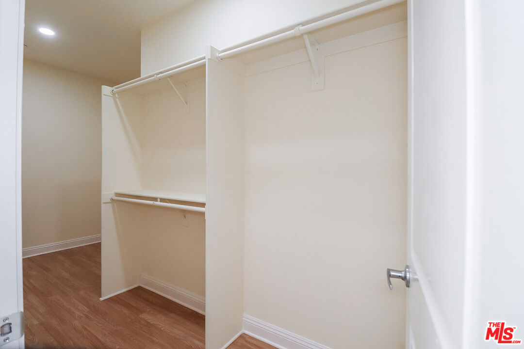 7132 Farralone Ave Unit: 207