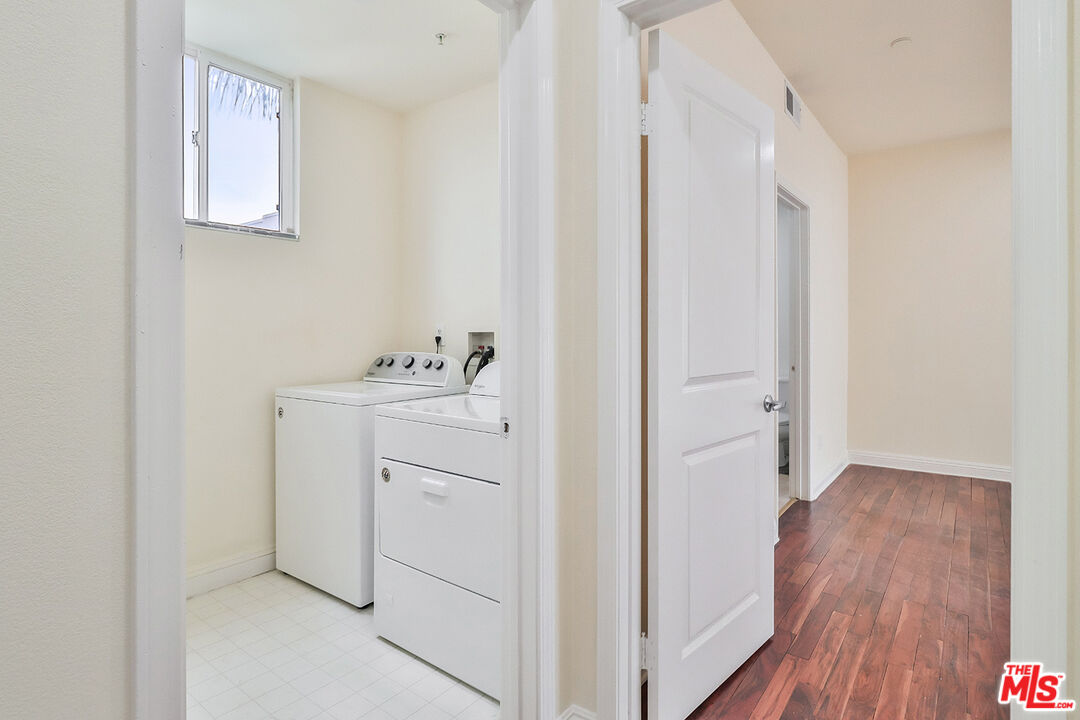7132 Farralone Ave Unit: 207