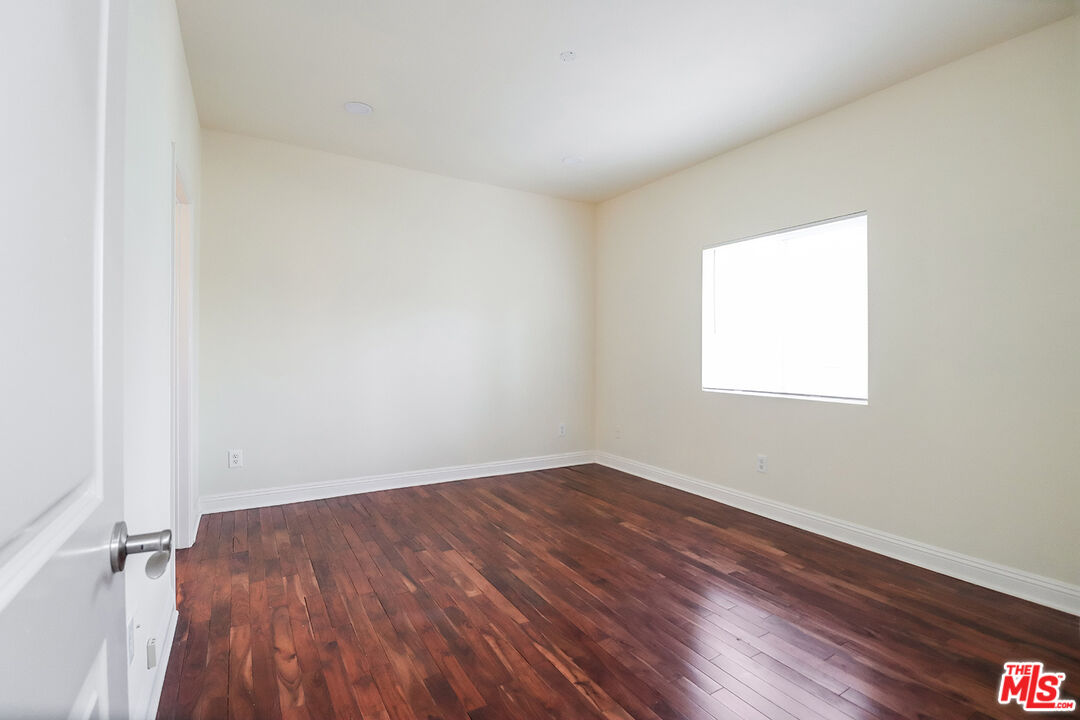 7132 Farralone Ave Unit: 207