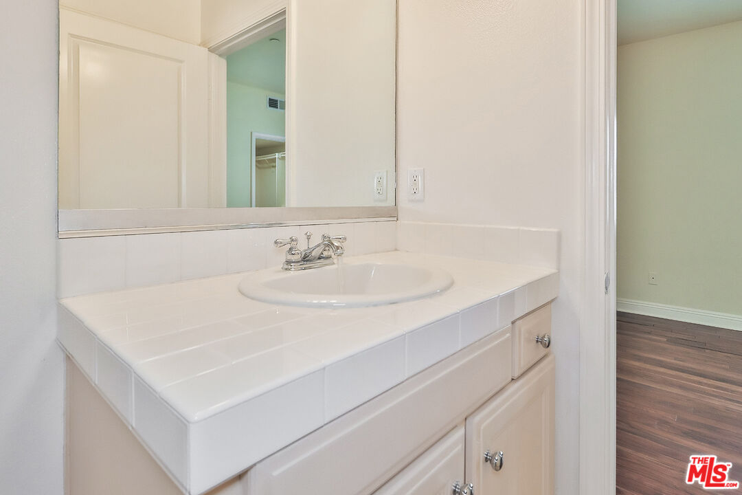 7132 Farralone Ave Unit: 207