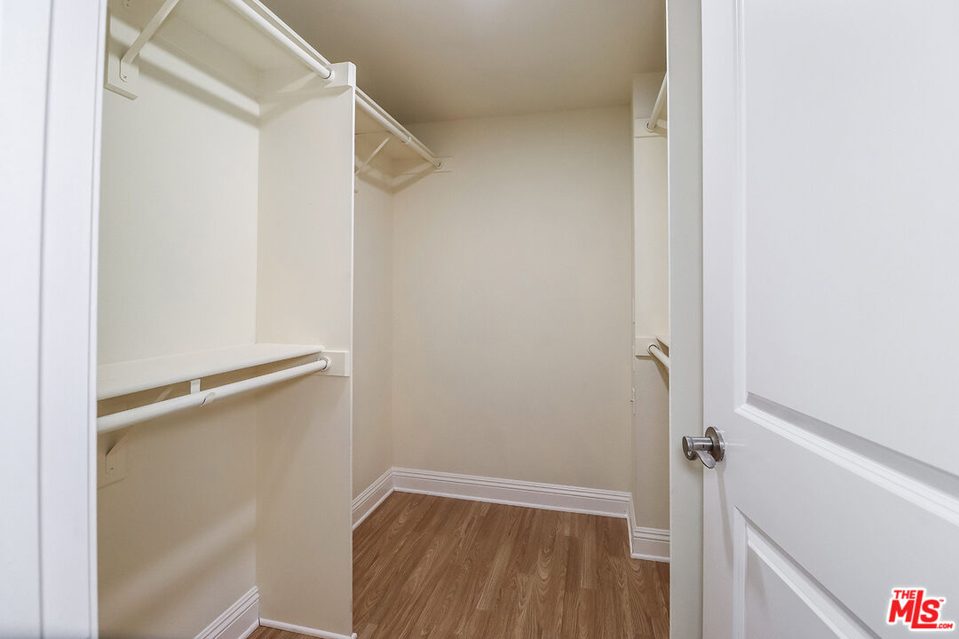7132 Farralone Ave Unit: 207