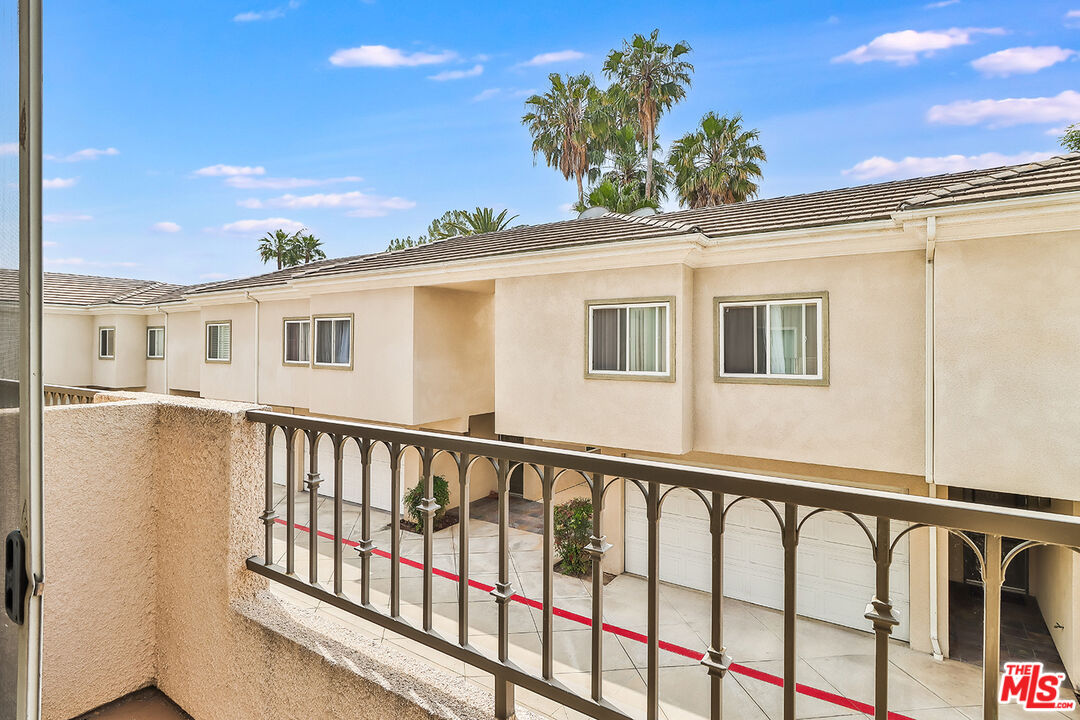 7132 Farralone Ave Unit: 207
