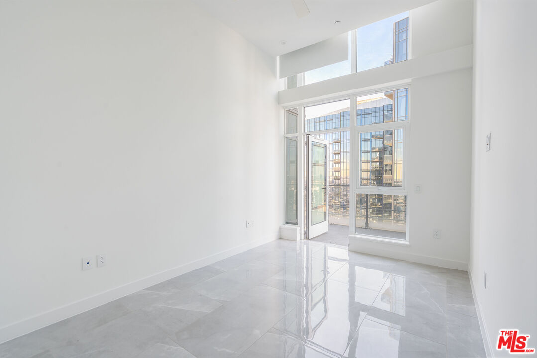 1201 S Hope St Unit: 3904