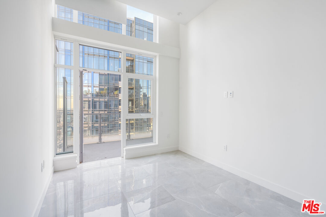 1201 S Hope St Unit: 3904