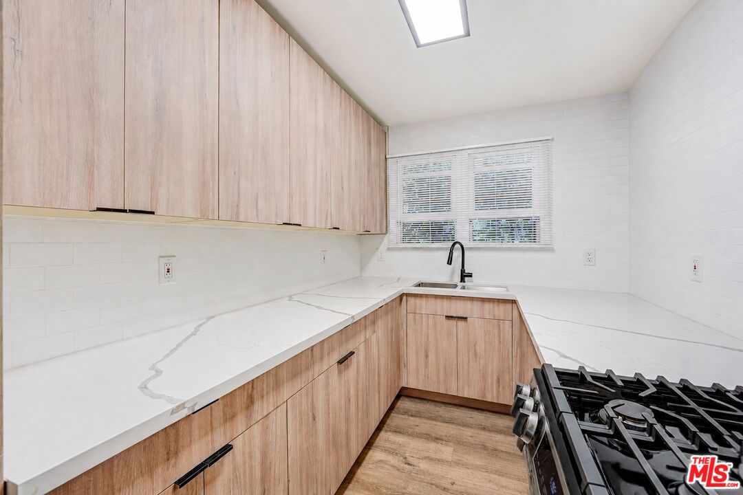 308 S Reeves Dr Unit: 310B
