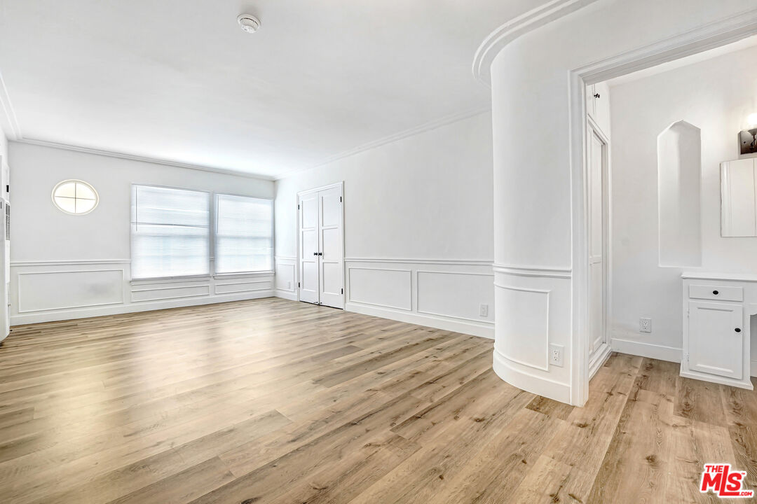 308 S Reeves Dr Unit: 310B