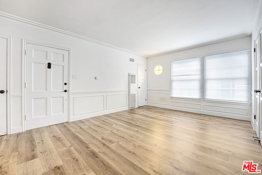 308 S Reeves Dr Unit: 310B