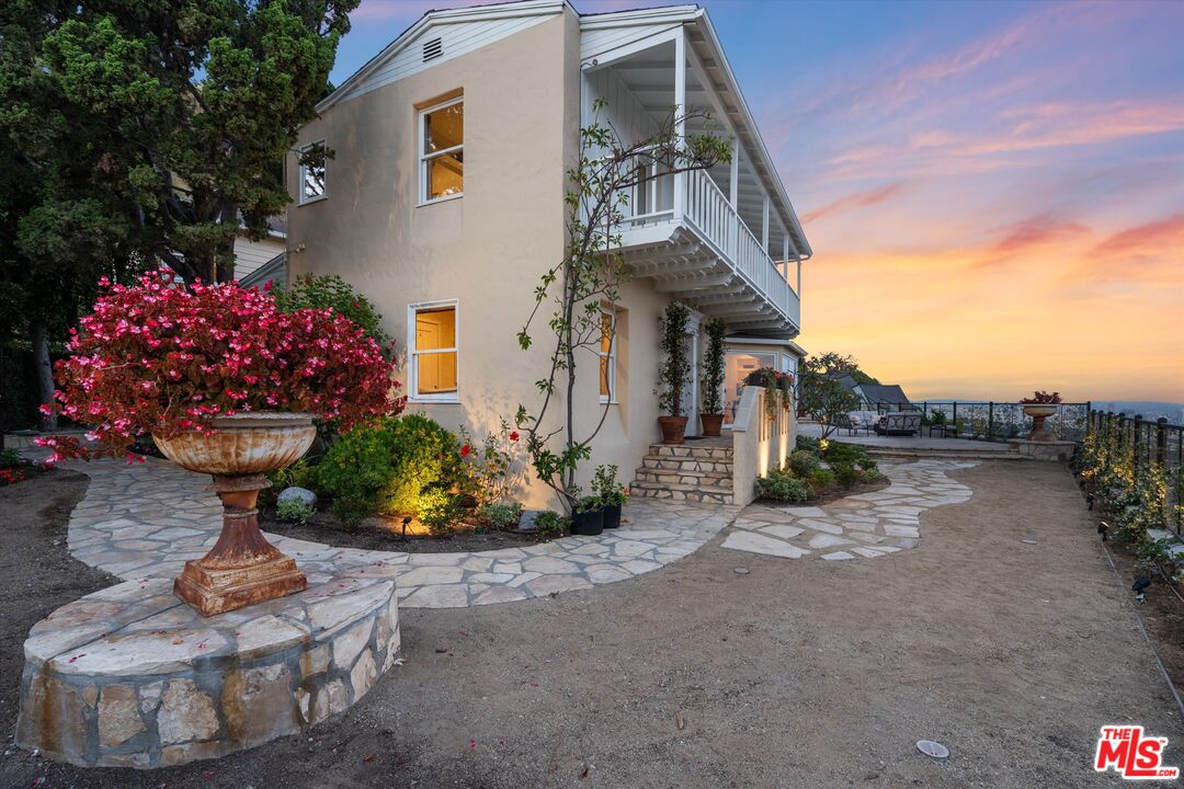7965 Fareholm Dr